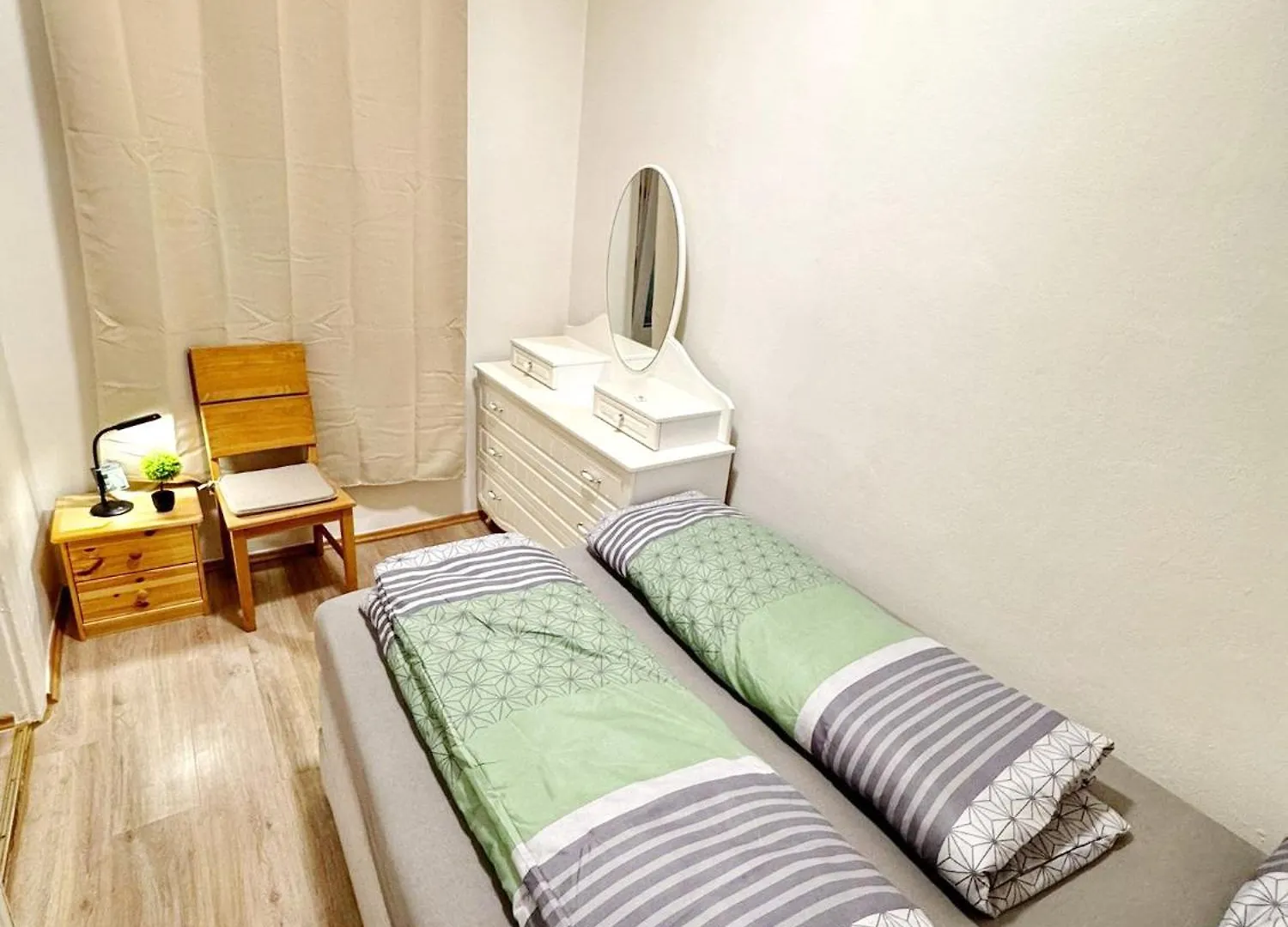 Lovely Apartment - 15 Min From Airport & City Center, 5 Min From Vienna Main-Bus Station Ez10A